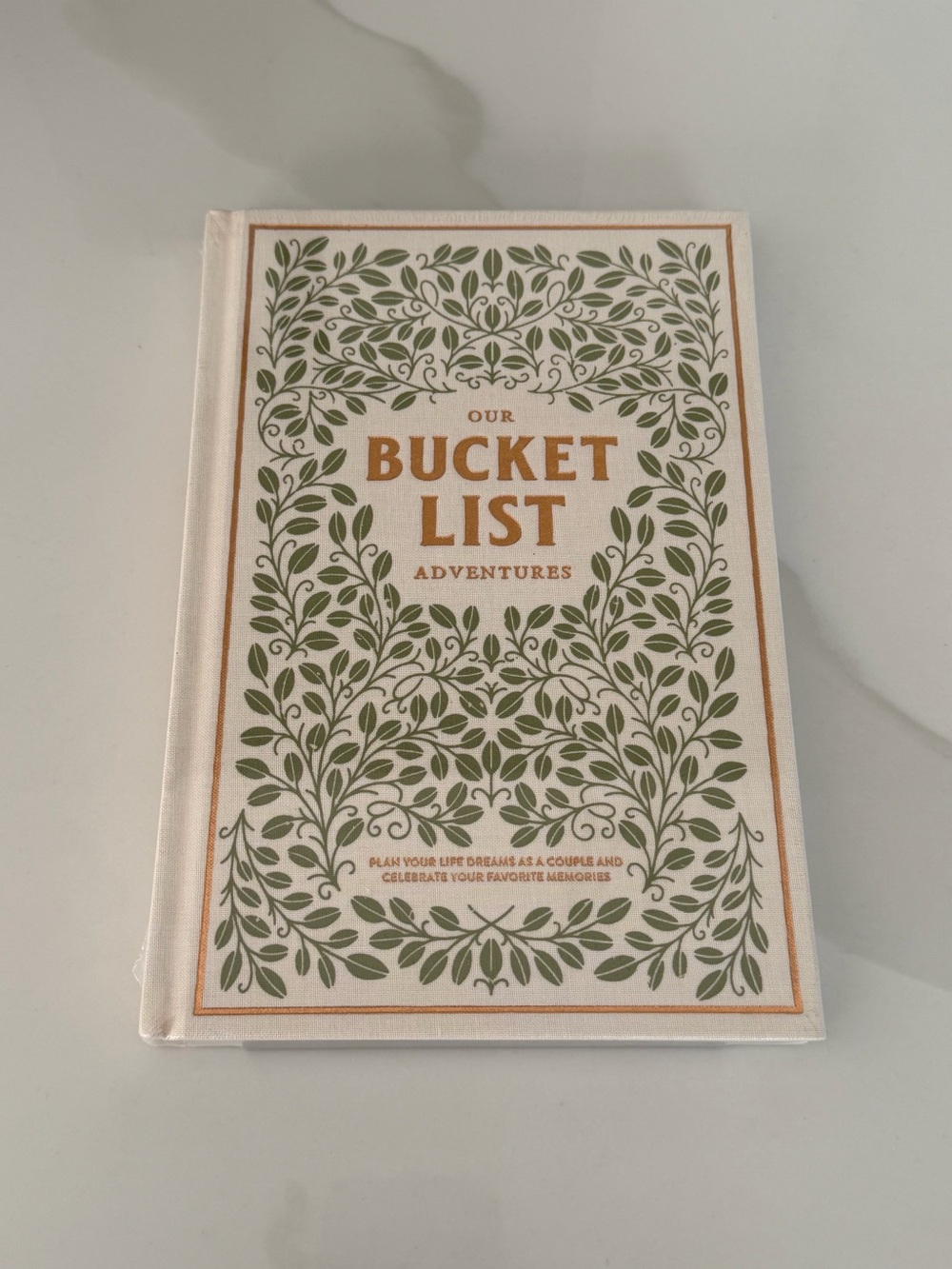 Our Bucketlist Adventures Journal: Plan Your Life Dreams as a Couple